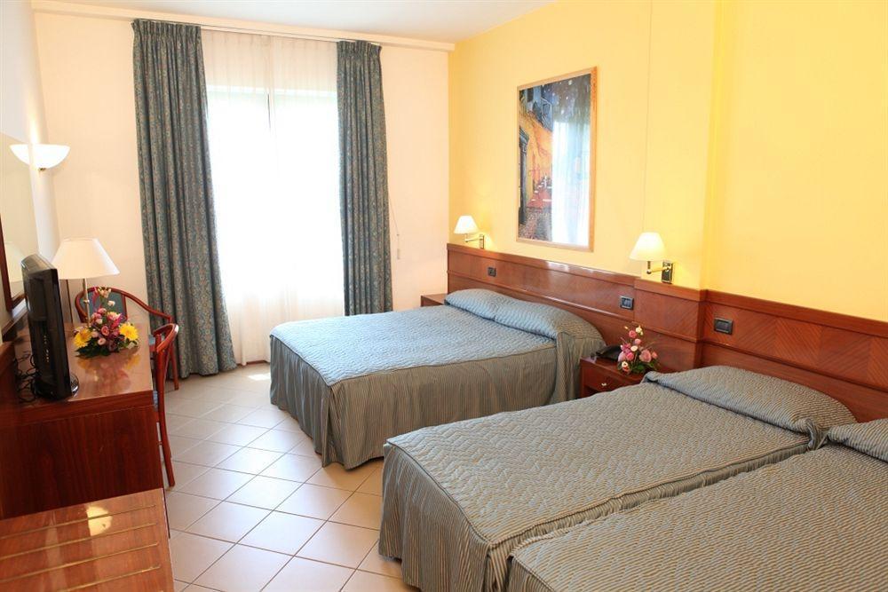 Euro Hotel Cascina Ngoại thất bức ảnh