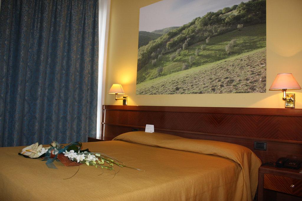 Euro Hotel Cascina Ngoại thất bức ảnh