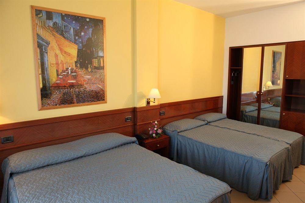 Euro Hotel Cascina Ngoại thất bức ảnh