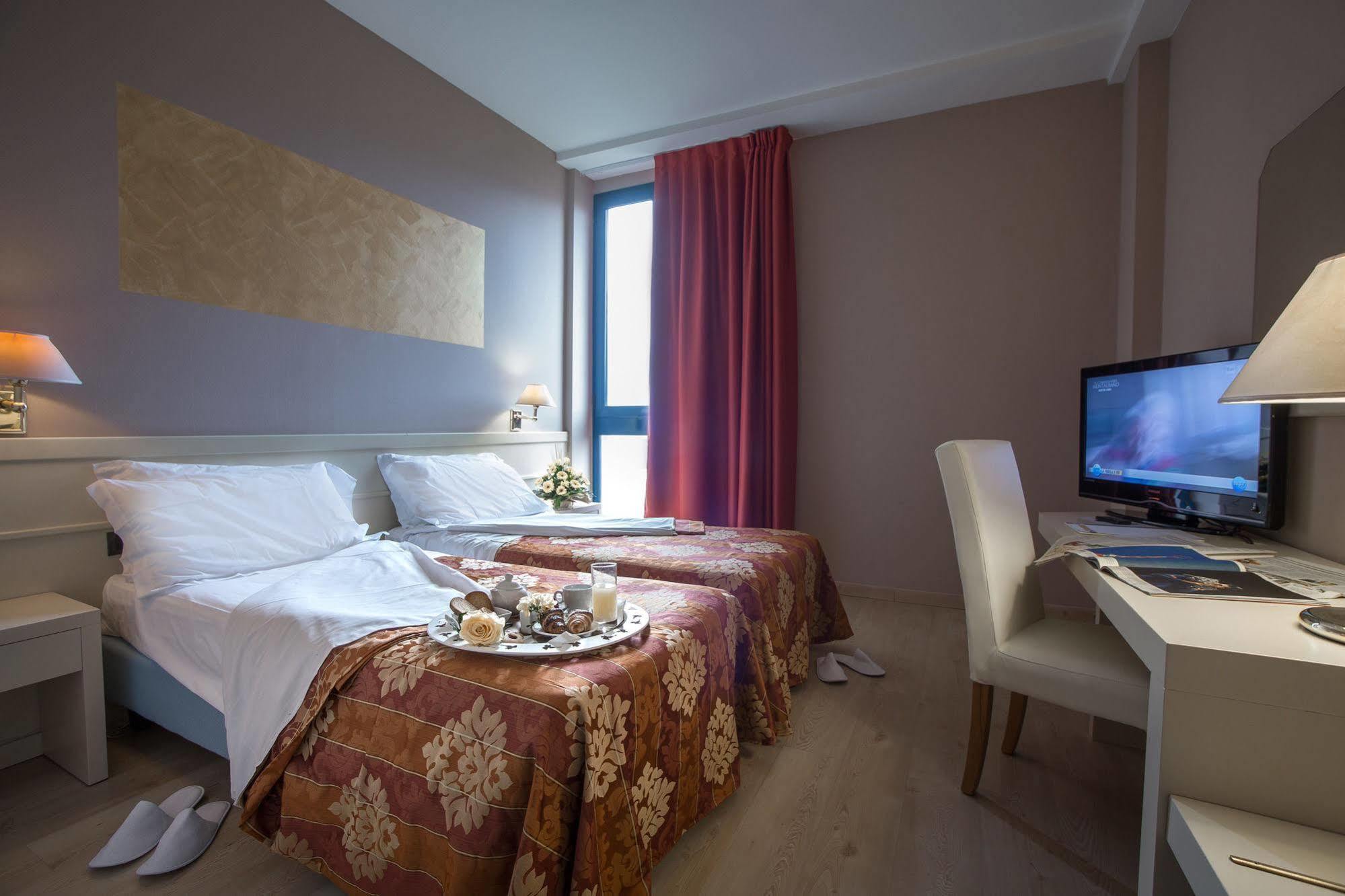 Euro Hotel Cascina Ngoại thất bức ảnh