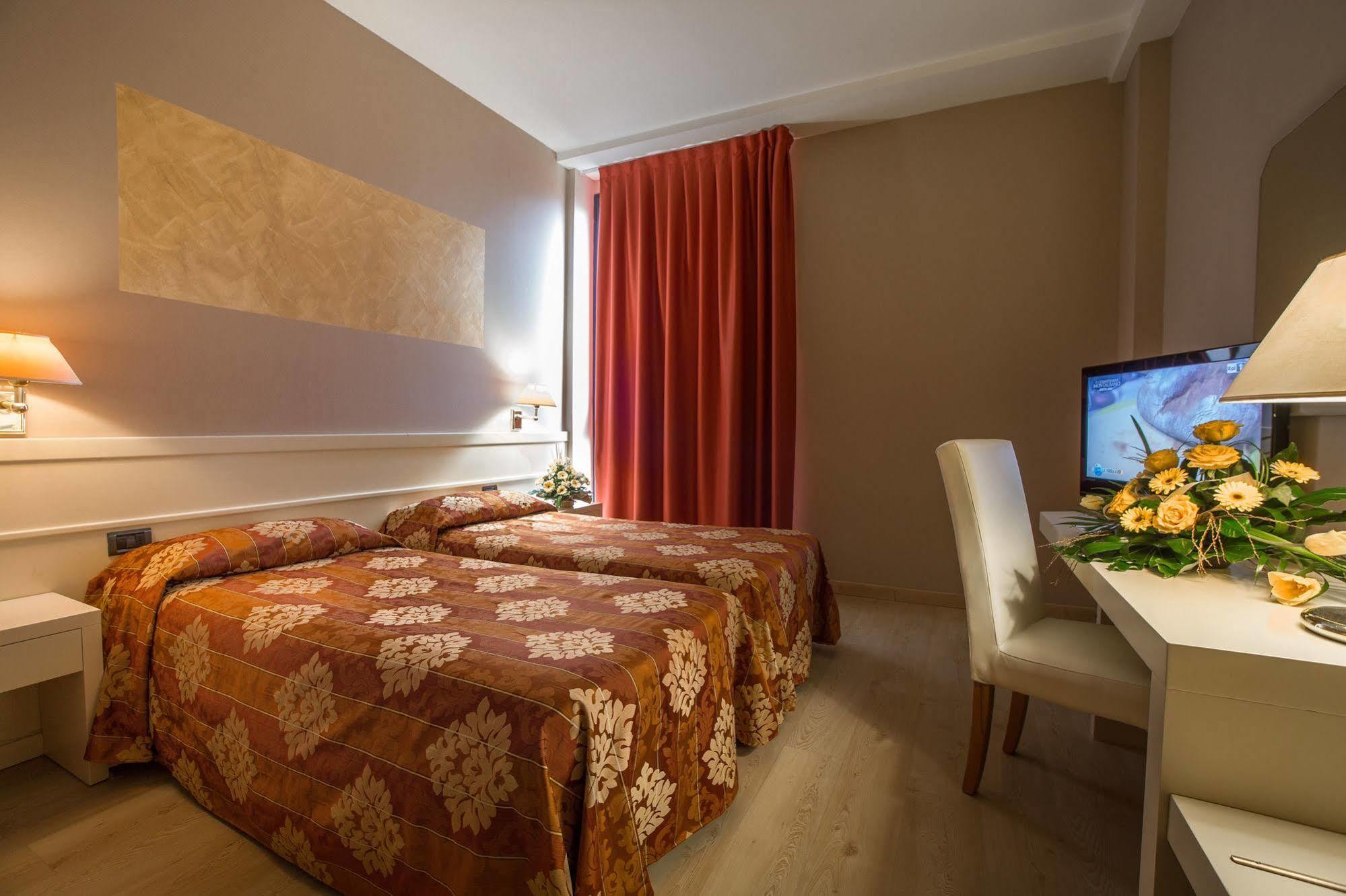 Euro Hotel Cascina Ngoại thất bức ảnh