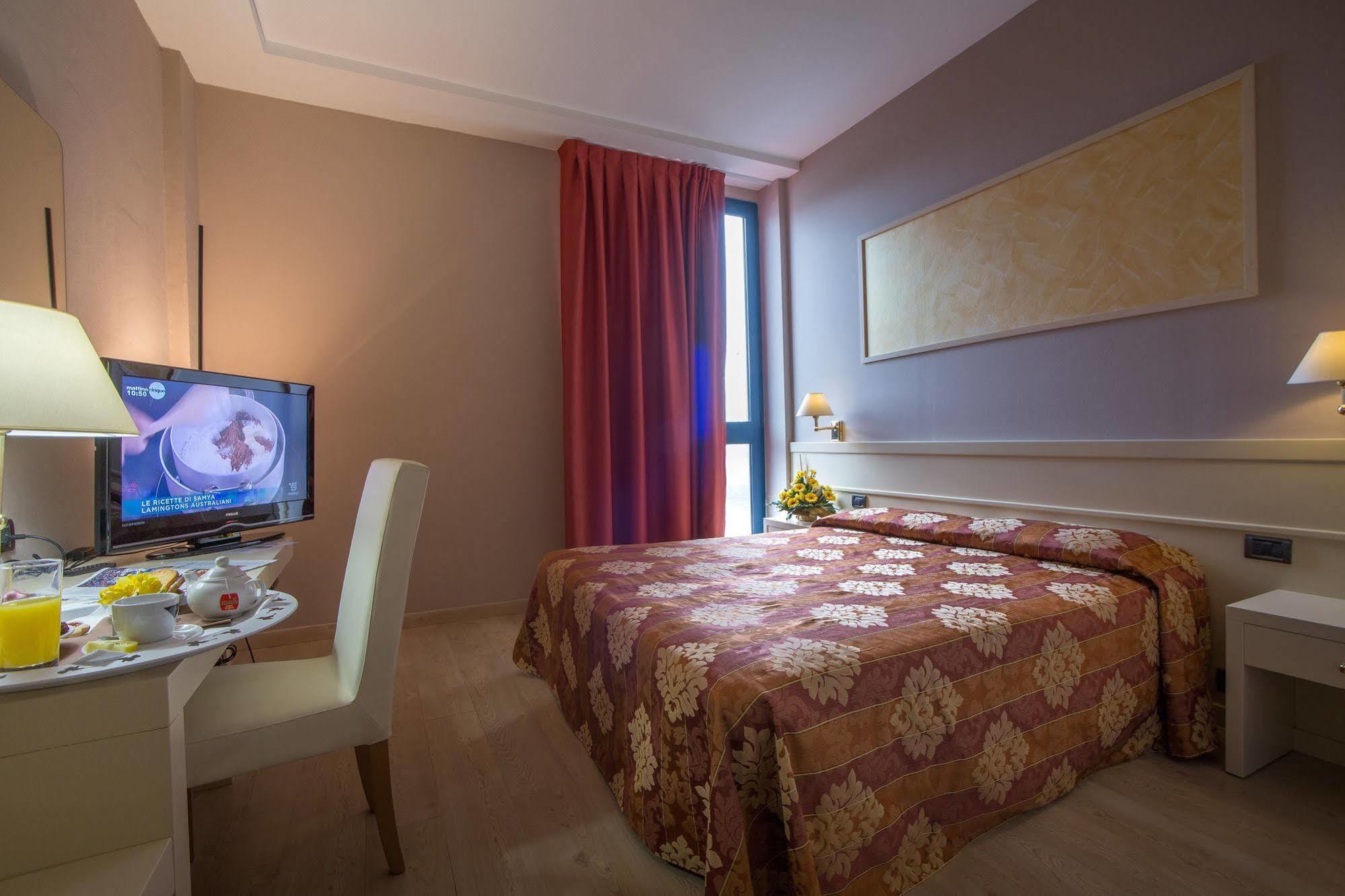 Euro Hotel Cascina Ngoại thất bức ảnh